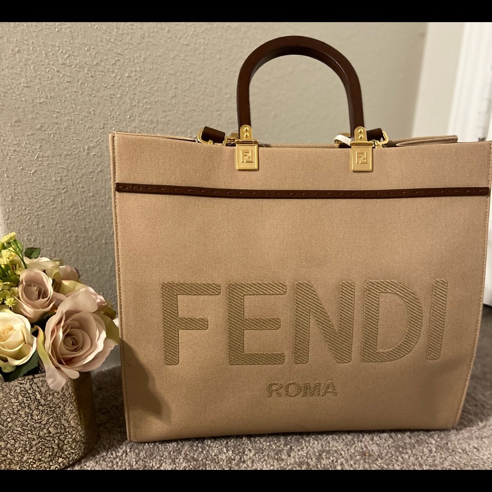 😍🥰Brand New Fendi Sunshine Medium😍🥰